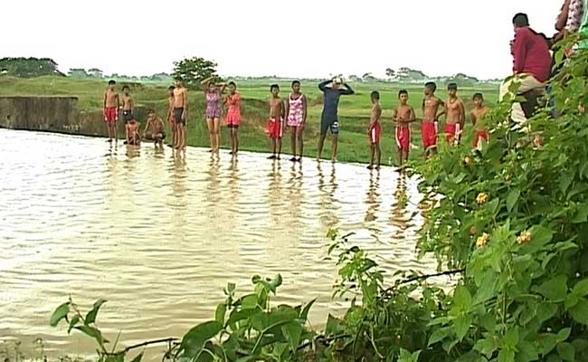 jharkhand-dam-swimmers_650x400_41471329569
