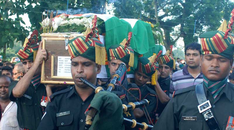 Aligarh Muslim University Expels Kashmiri Student as he mocks uri attack martyrs Over Facebook Post 