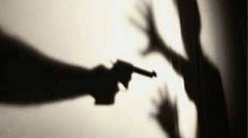 Trinamool Congress worker shot at by assailants at Basanti area