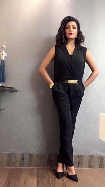 subhashree5_web