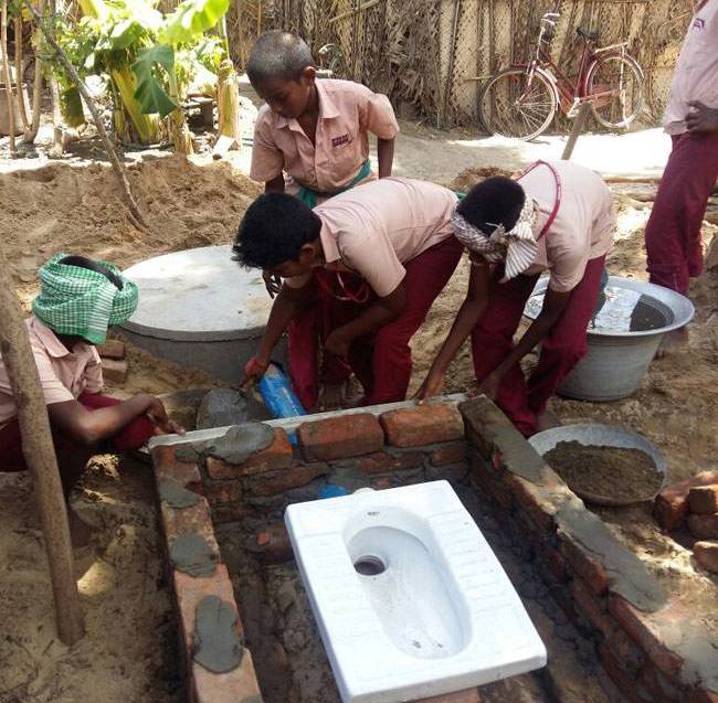 toilet-mos_083116012216_1472973691