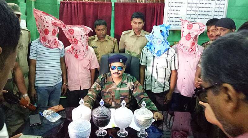 Cobra venom worth Rs 400 crore seized in Siliguri,  forest department arrested four persons