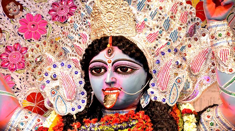 Idol immersed with gold and silver jwellery in Murshidabad Kalipuja | Sangbad Pratidin