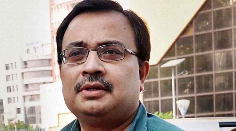 TMC leader Kunal Ghosh's car stopped for naka checking in Park Street । Sangbad Pratidin