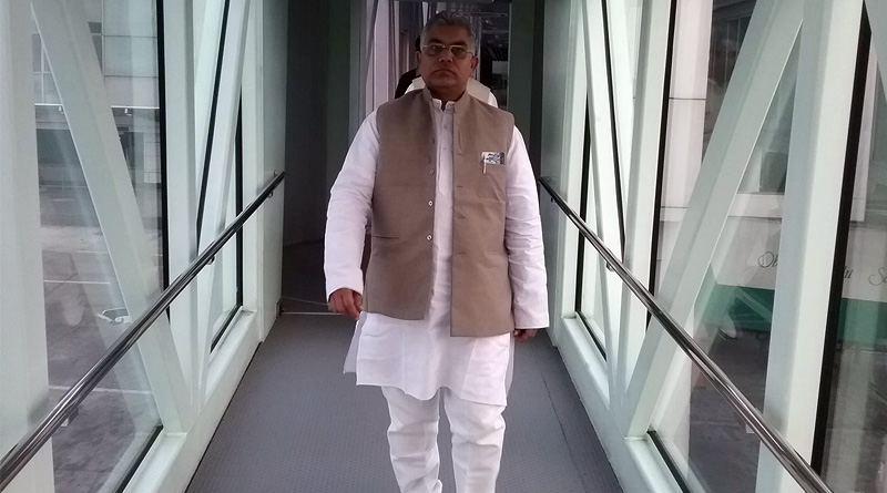 MP Dilip Ghosh hououred by unusual gesture in Kharagpur