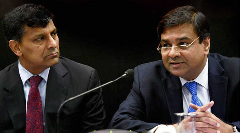 Urjit Patel's Signature on Rs. 2000 notes during Rajan's tenure!