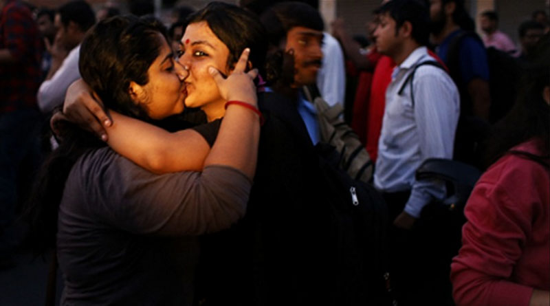 'Kiss of love' campaign in Kochi to protest moral policing 