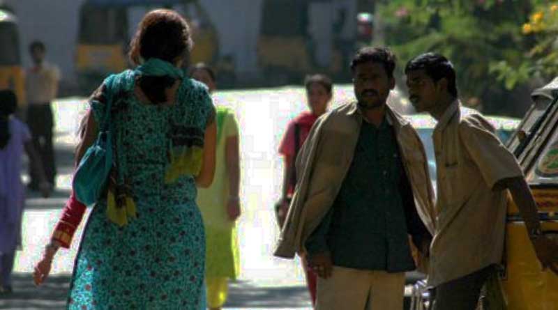 Road Romeos targets woman cop in Kolkata, 2 held