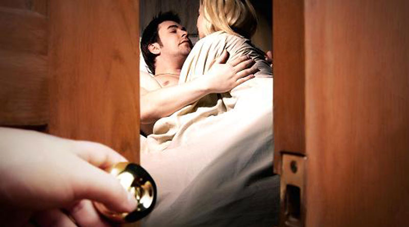 Extra marital affair of woman known at foreign trip amidst COVID situation