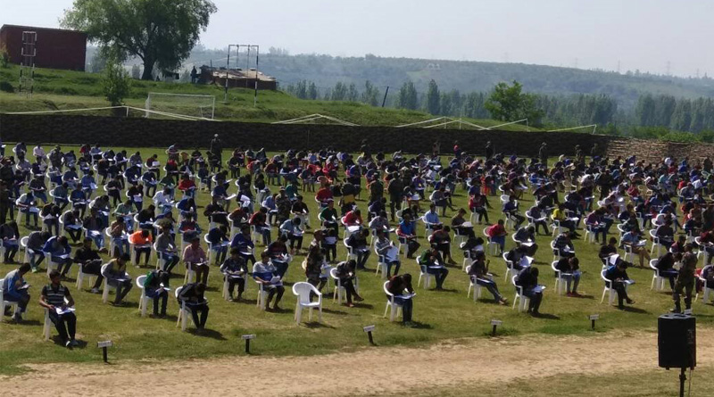 Defying shutdown call by Hurriyat, youngsters come forth to enroll in Indian Army 
