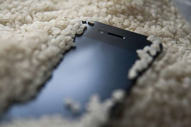 Water-Damaged-Smartphone