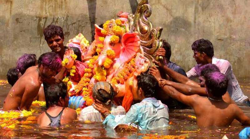 Sand artist makes stunning Ganesha idol in Kolkata