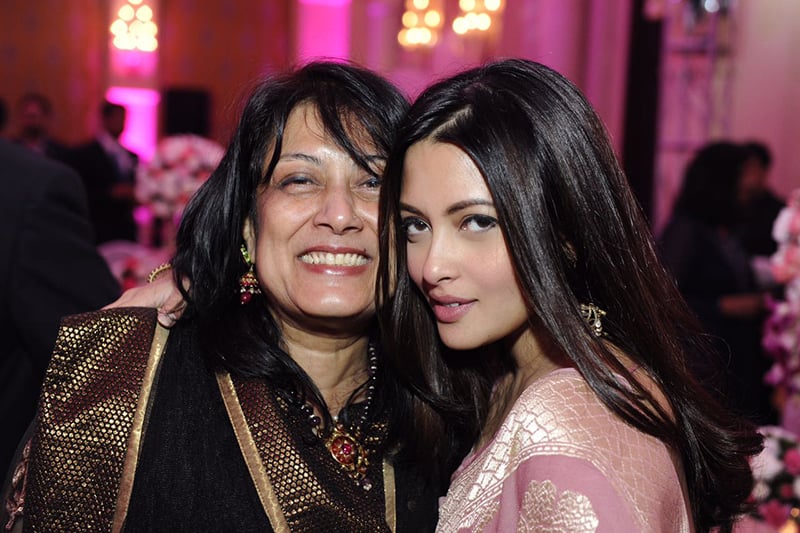 riya-sen-exclusive-pictures-from-her-wedding-reception_c7dda9ed07736a59c031a1a2f3bc7d91