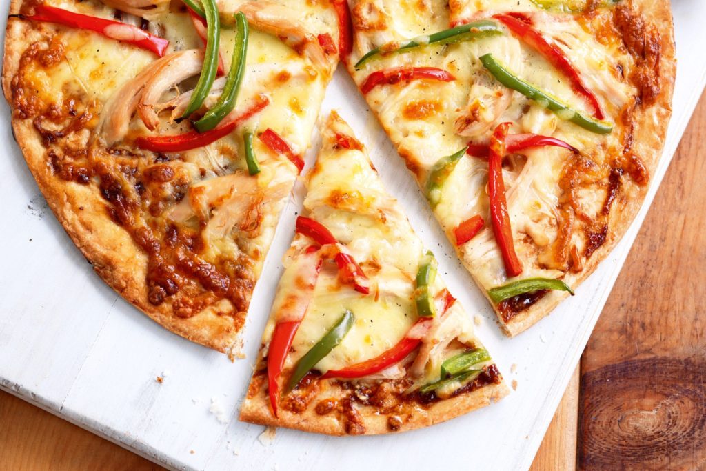 smokey-barbecue-chicken-pizza-83697-1