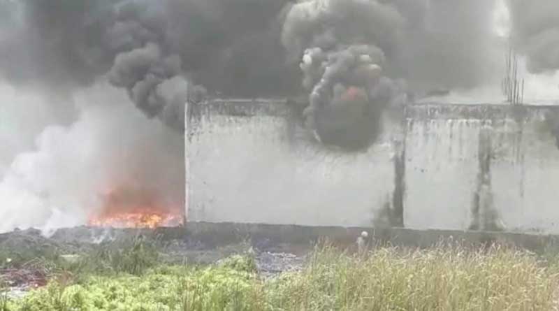 Massive fire breaks out at Narkeldanga jute mill