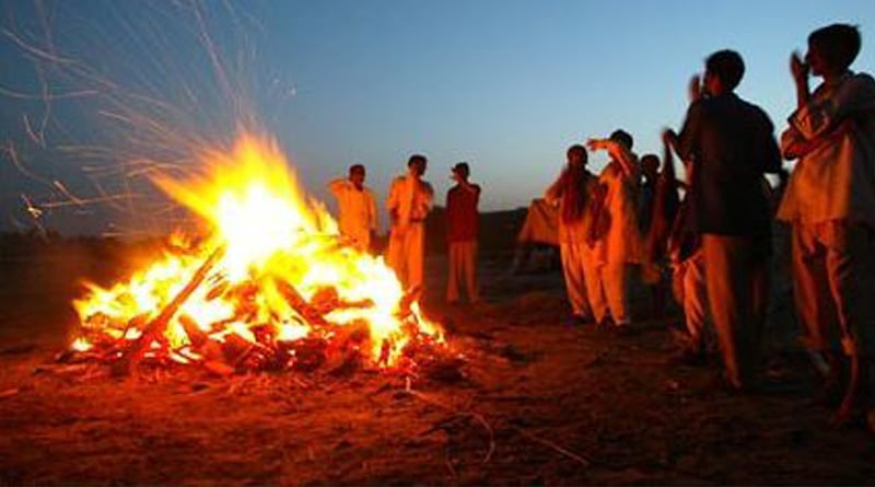 Muslim help to burn the body of a hindu
