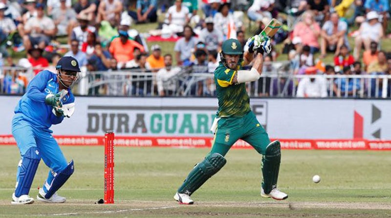 Stumps stumped MS Dhoni, capture ‘Galli cricket’ tone