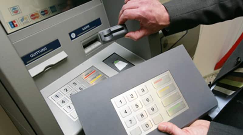 Kolkata: Man lost more than one lakhs rupees from his account