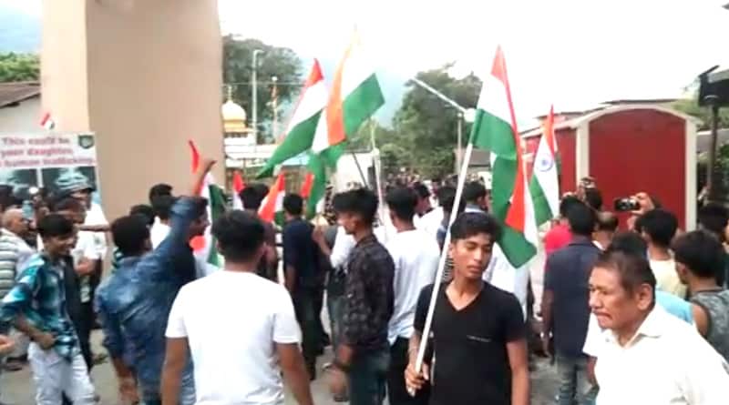 Bhutan police allegedly tear Indian flag from a car in Jaygaon