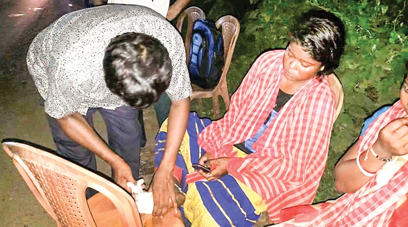 Muslim men offers food, water to kanwariyas in Domkal