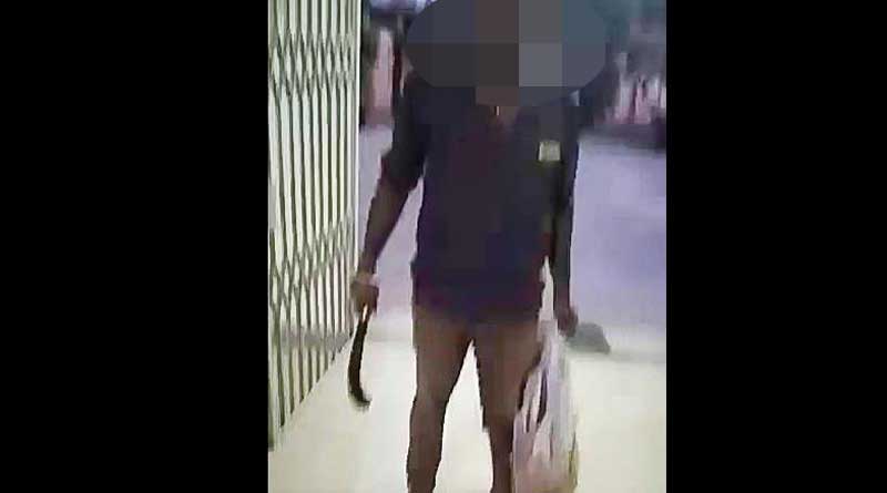 Man chops off wife’s head, travels to police station