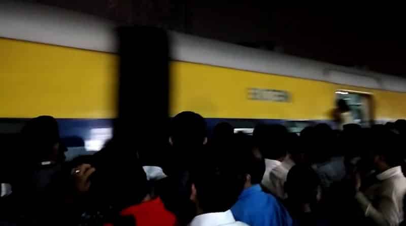 Ultodanga: youth killed in train accident