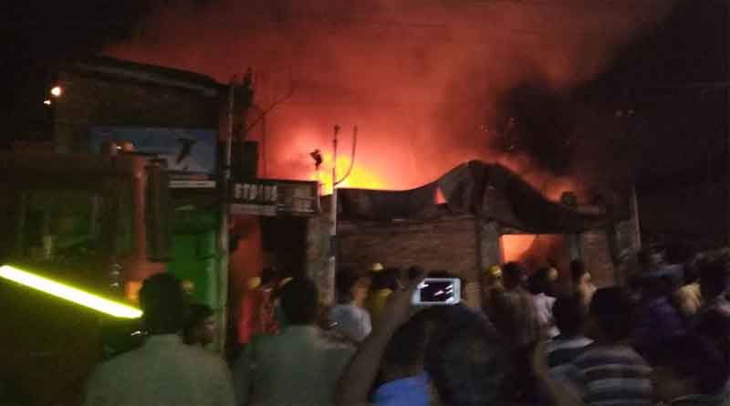 Howrah: A nelpolish factory burned in the fire