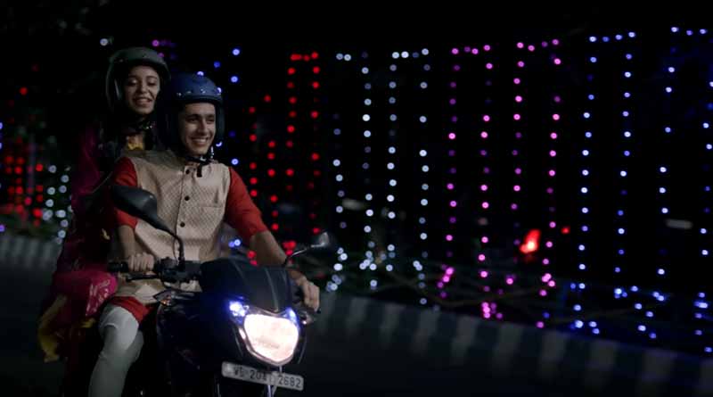 kolkata Traffic Police Used Pantaloon's advertisement for 'Safe life, Save Drive' campaign