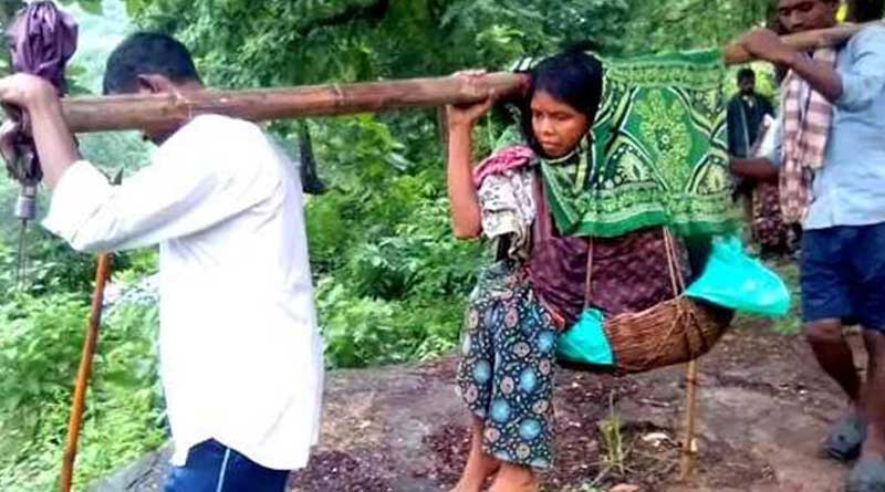 Andhra Pradesh: Woman delivers baby in open
