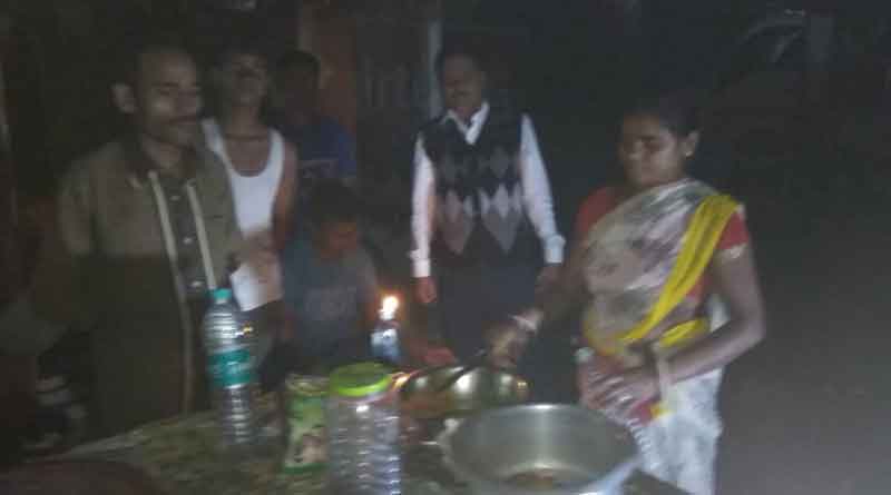 Jalpaiguri: Mamata Banerjee bought snacks from a shop