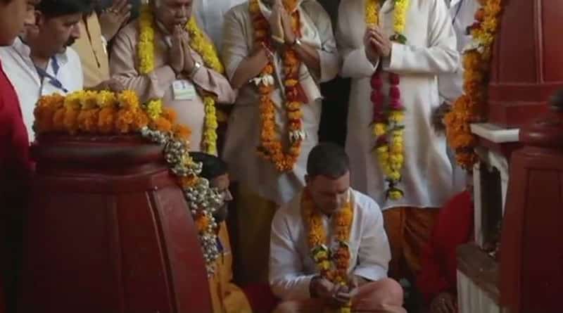 Rahul Gandhi starts temple run i MP