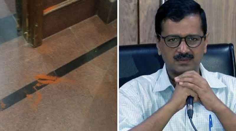 Arvind Kejriwal attacked with chilli powder