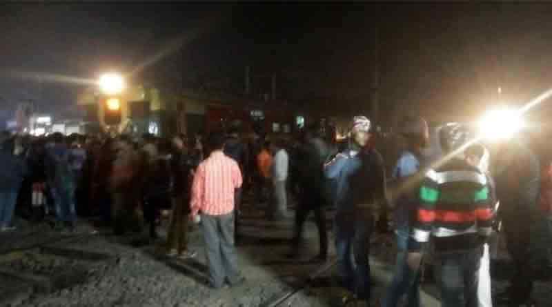 Train blocked in Shyamnagar Station