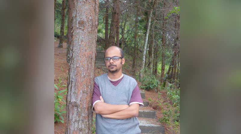 Poet Srijato reaches Kolkata