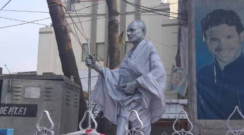 'Gandhiji' Supports Mamata's Dharna 