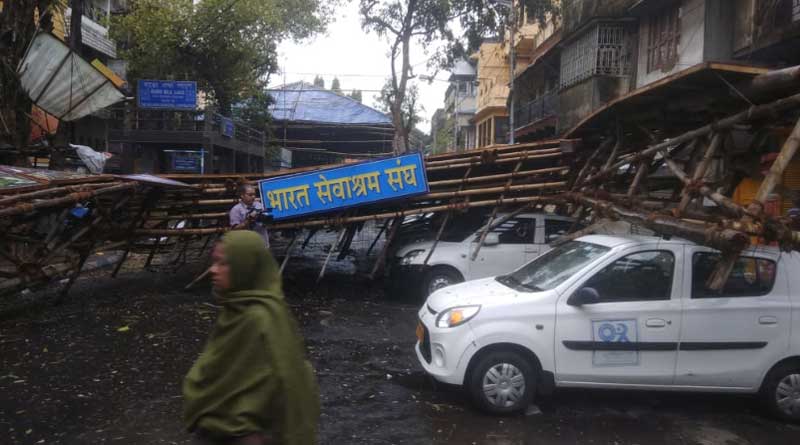 Thunder storm hits Kolkata and suburb