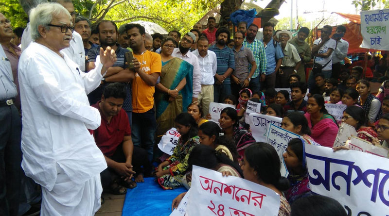 Left Front chairman Biman Bose stands by SSC agitators
