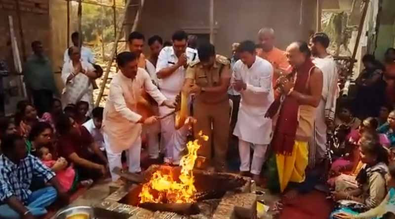 Cop, performing puja on uniform, sparks controversy   