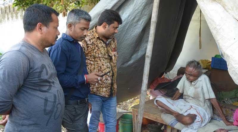 SDO of katwa helping an elderly man and his daghter