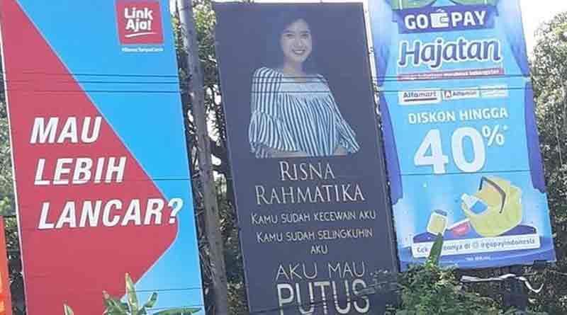 Man announces break up on a huge billboard