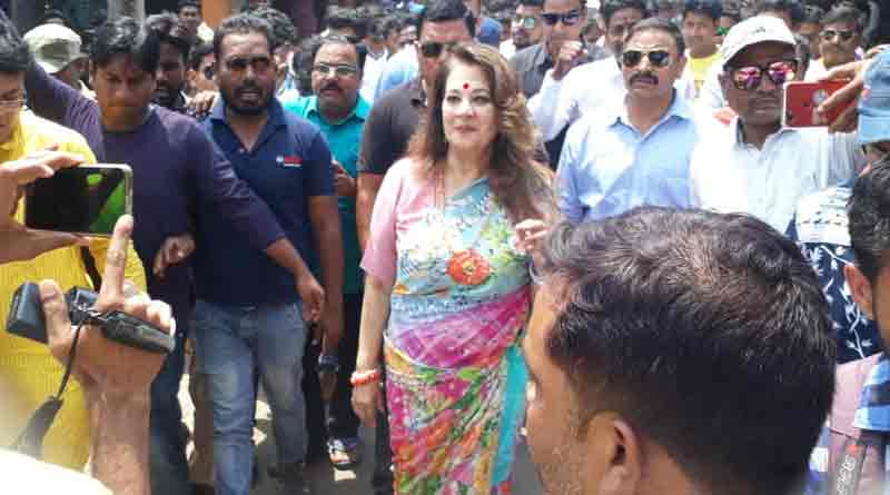 Mumun Sen does canpaign with monkey in Andal, sparks controversy
