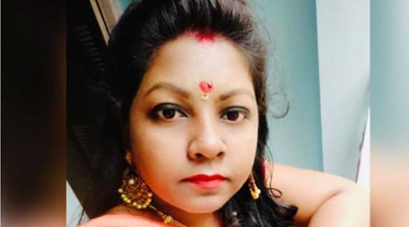 Woman found hanging at Kestopur residential complex