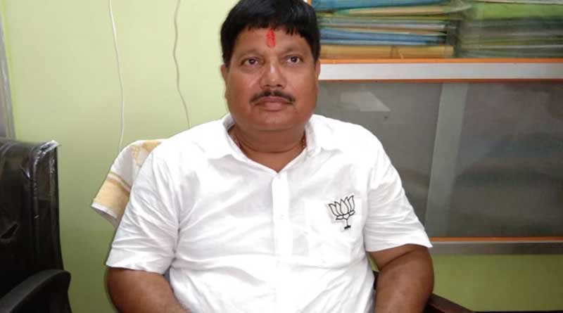 MP Arjun Sing's banner damaged by a dog in Naihati
