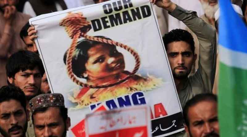 Christian woman Asia Bibi leaves Pakistan after blasphemy acquittal