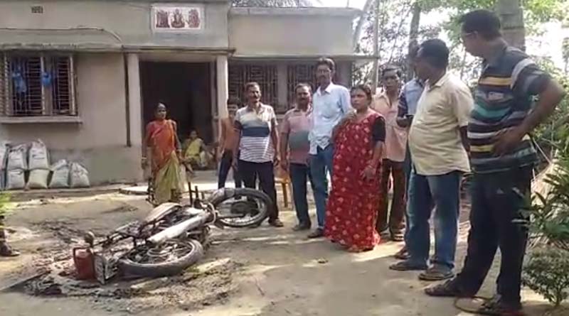 BJP allegedly threating voters, set fire on bike in Gaighata