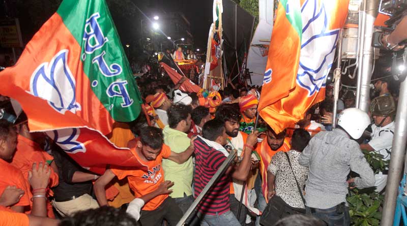 Amit Shah Rally: Violence erruprts in Kolkata near Vidyasagar College