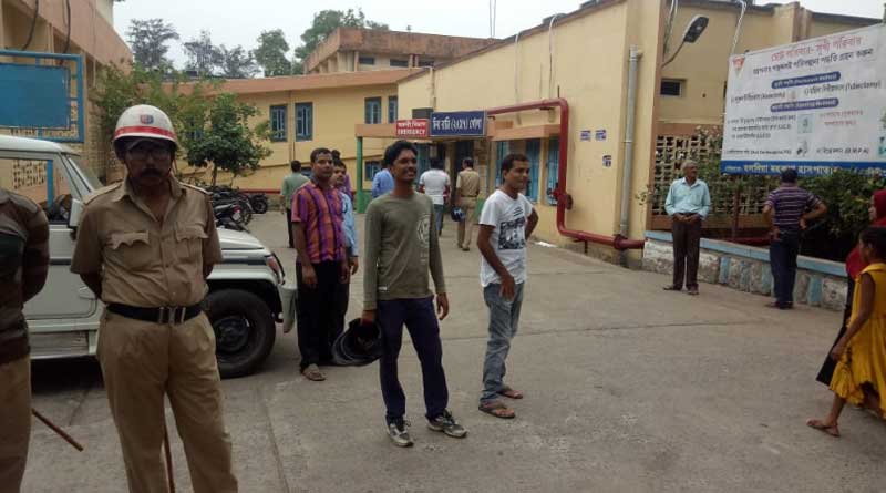Patient party ransacked in a governmet hospital at Haldia