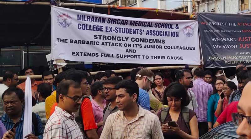 Mamata Banerjee will hold a meeting with senior and junior doctors