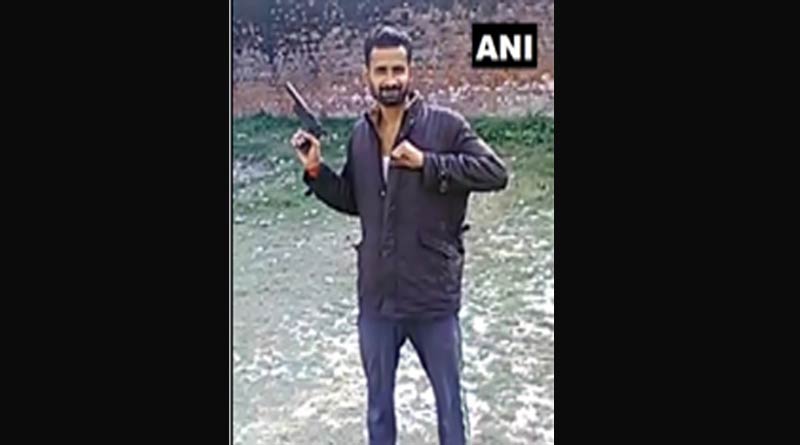 Two prisoners of Unnao jail enjoying lavish meals inside the prison