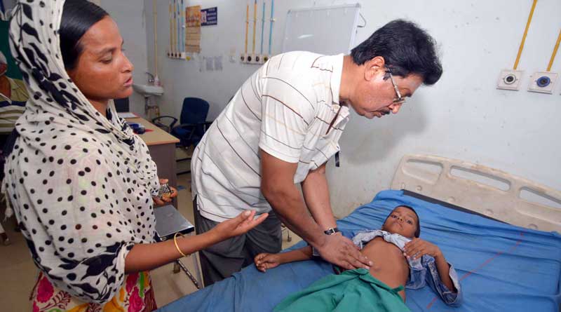Doctors wear black batch to protest NRS incident in Suri Hospital